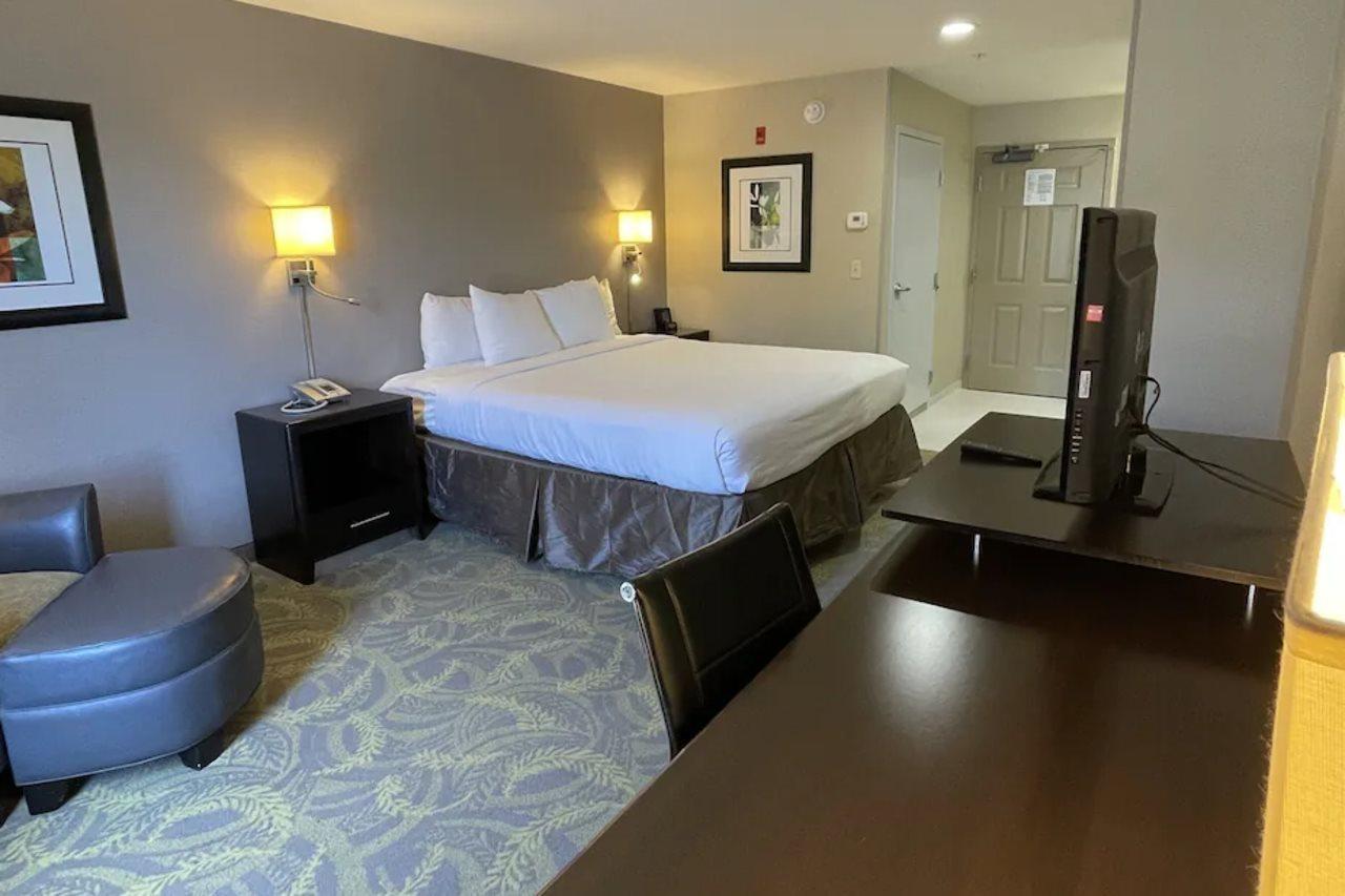 Country & By Radisson, San Carlos, Ca 3*