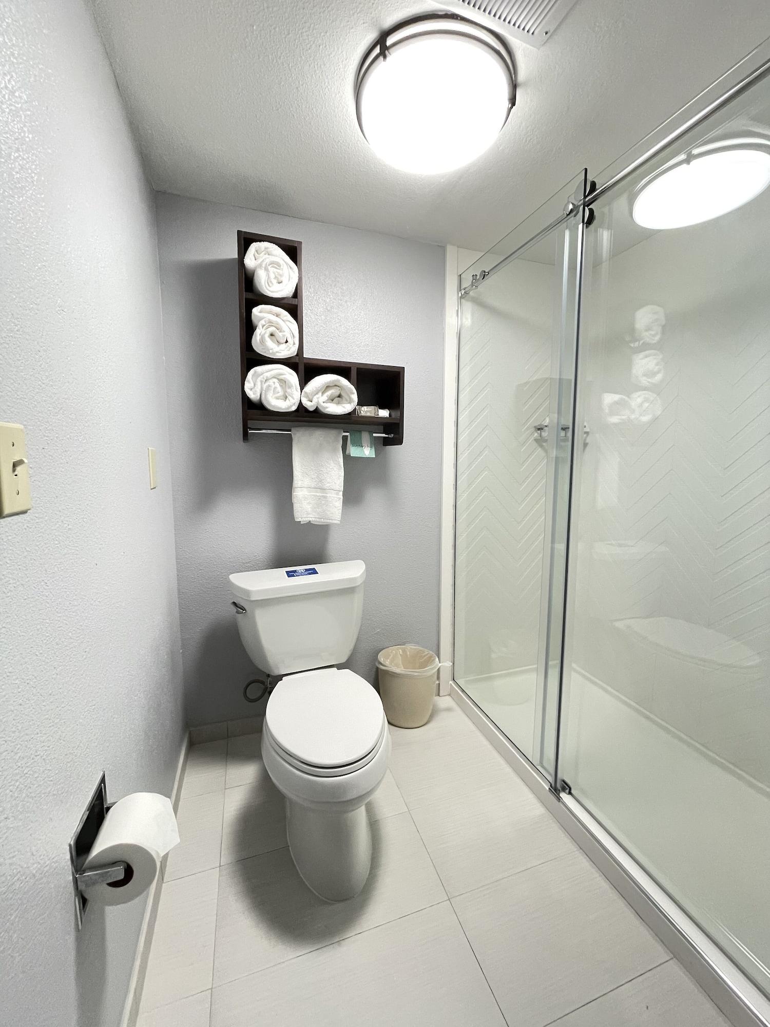 Hotel Country & By Radisson, San Carlos, Ca 3*
