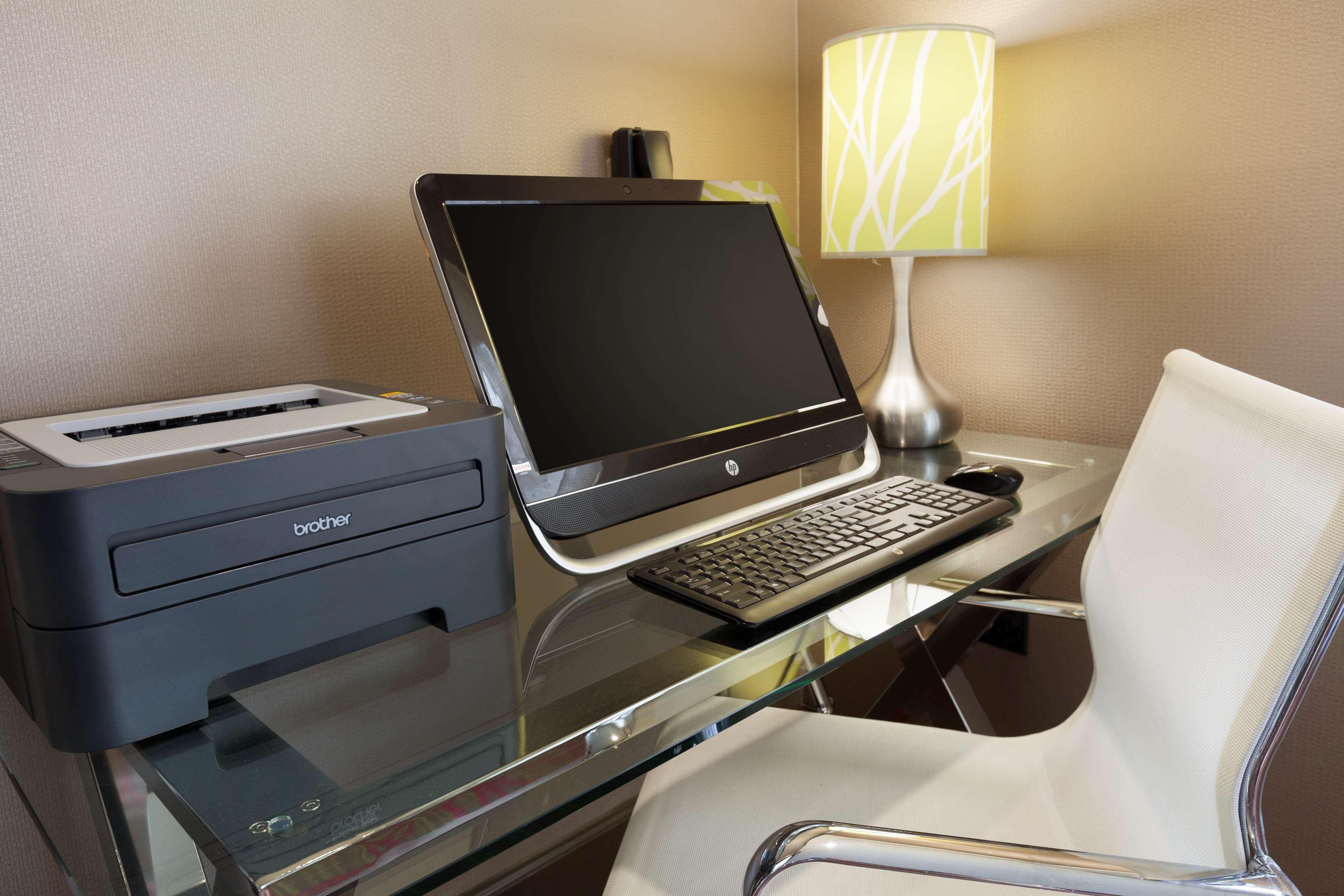 Hotel Country & By Radisson, San Carlos, Ca