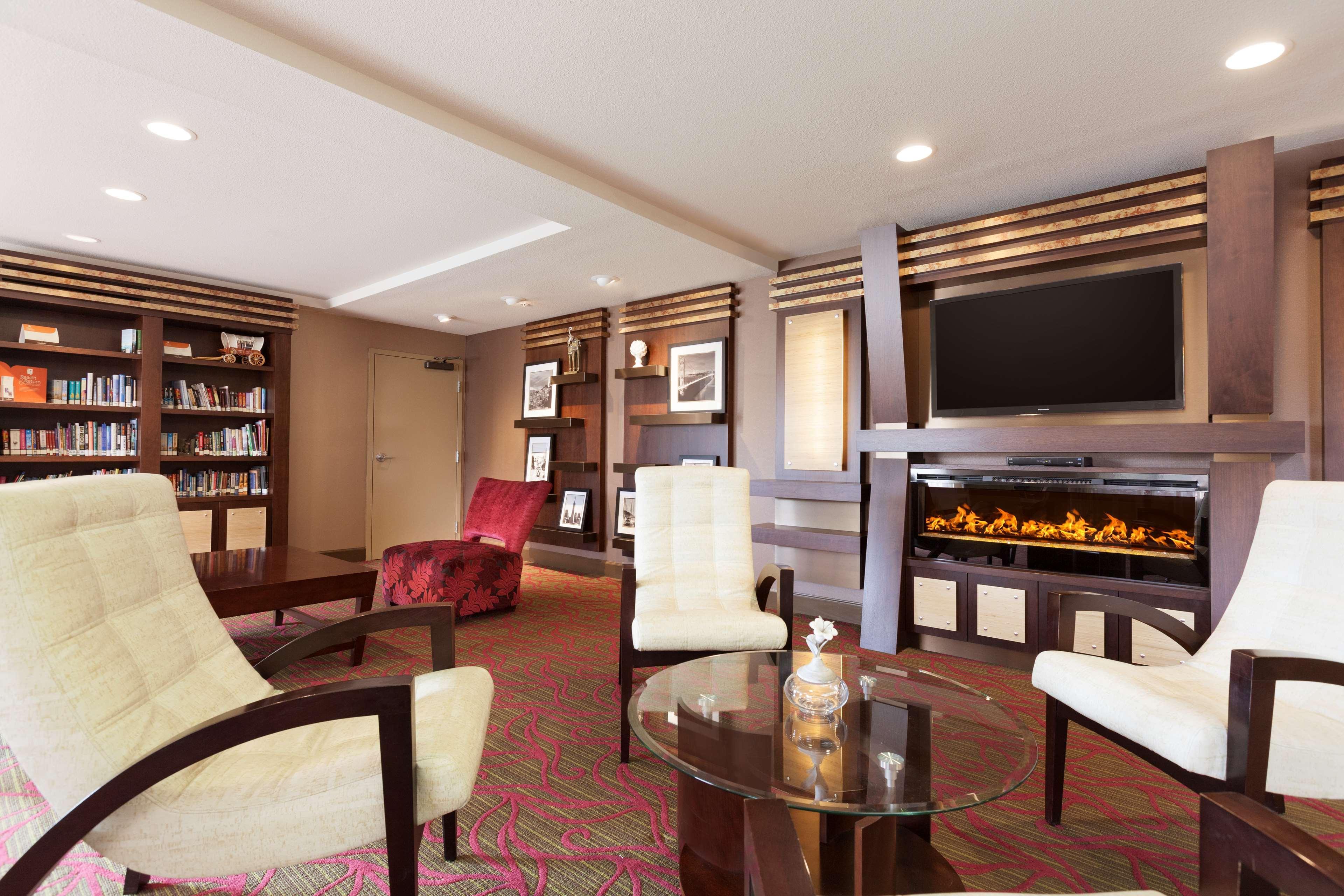 Hotel Country & By Radisson, San Carlos, Ca