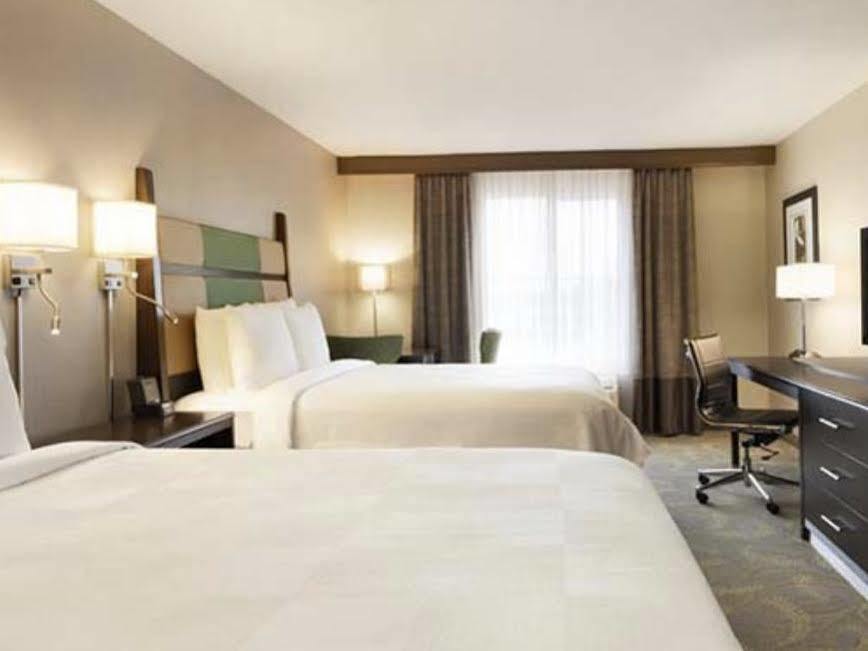 Country & By Radisson, San Carlos, Ca